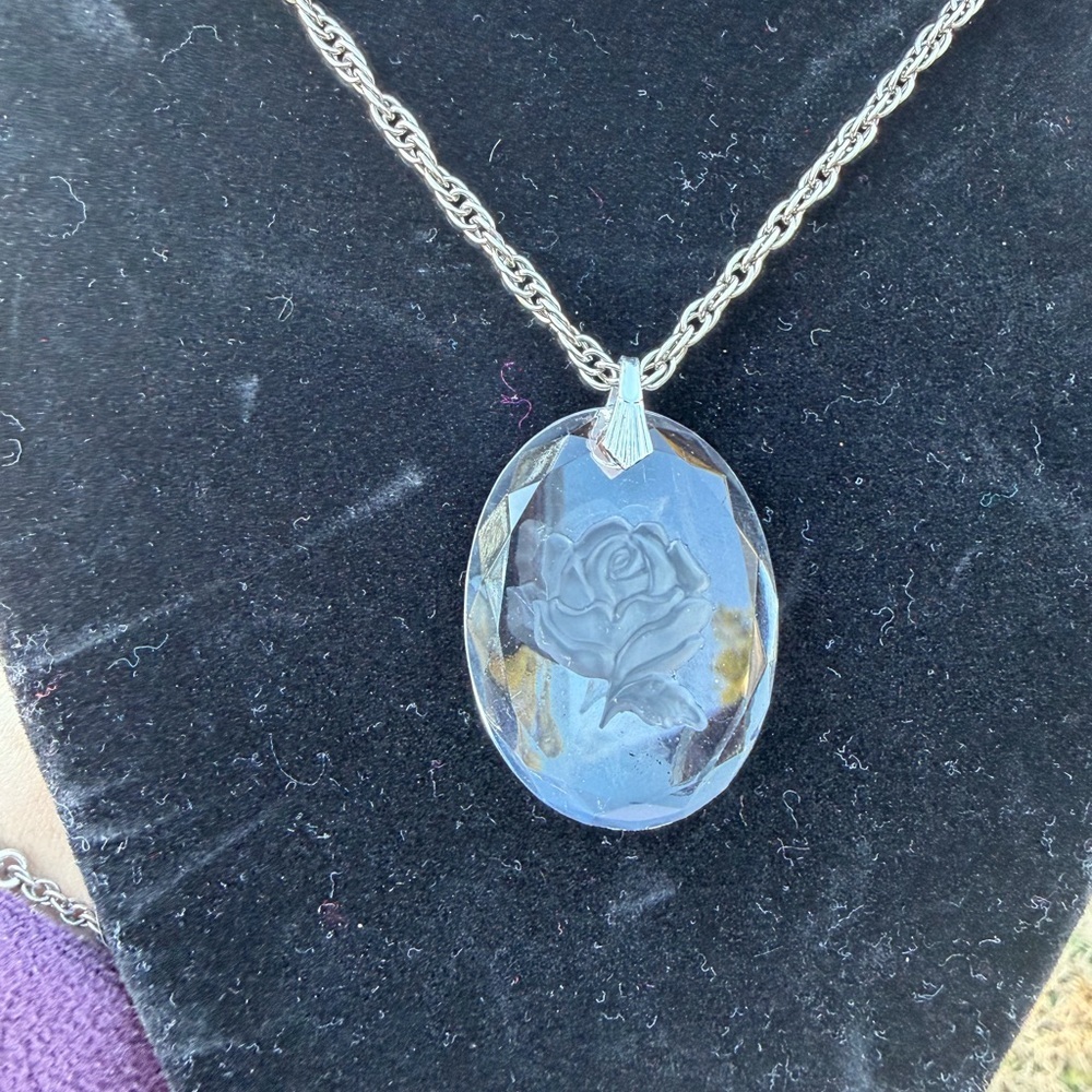 Vintage 1970s Lucite Rose Necklace - Picture 2 of 2